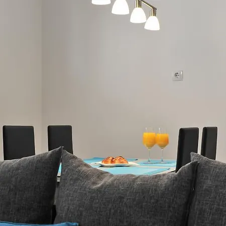 Blue Sun Aurora Apartman Zára